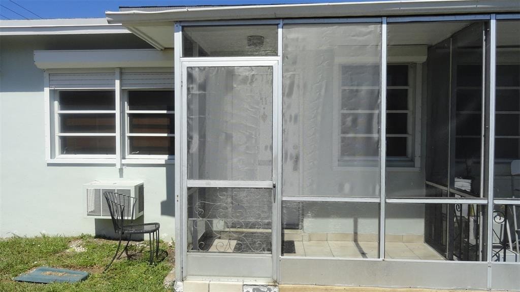 2211 Lincoln Street 11 — photo 3