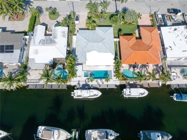 2734 SE 14th Street, Pompano Beach, FL 33062