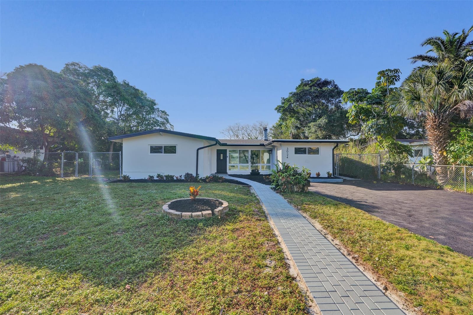 3024 SW 10th Street — photo 2