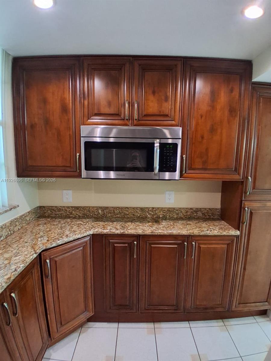 2905 Point East Drive L302, Aventura, FL 33160, Aventura