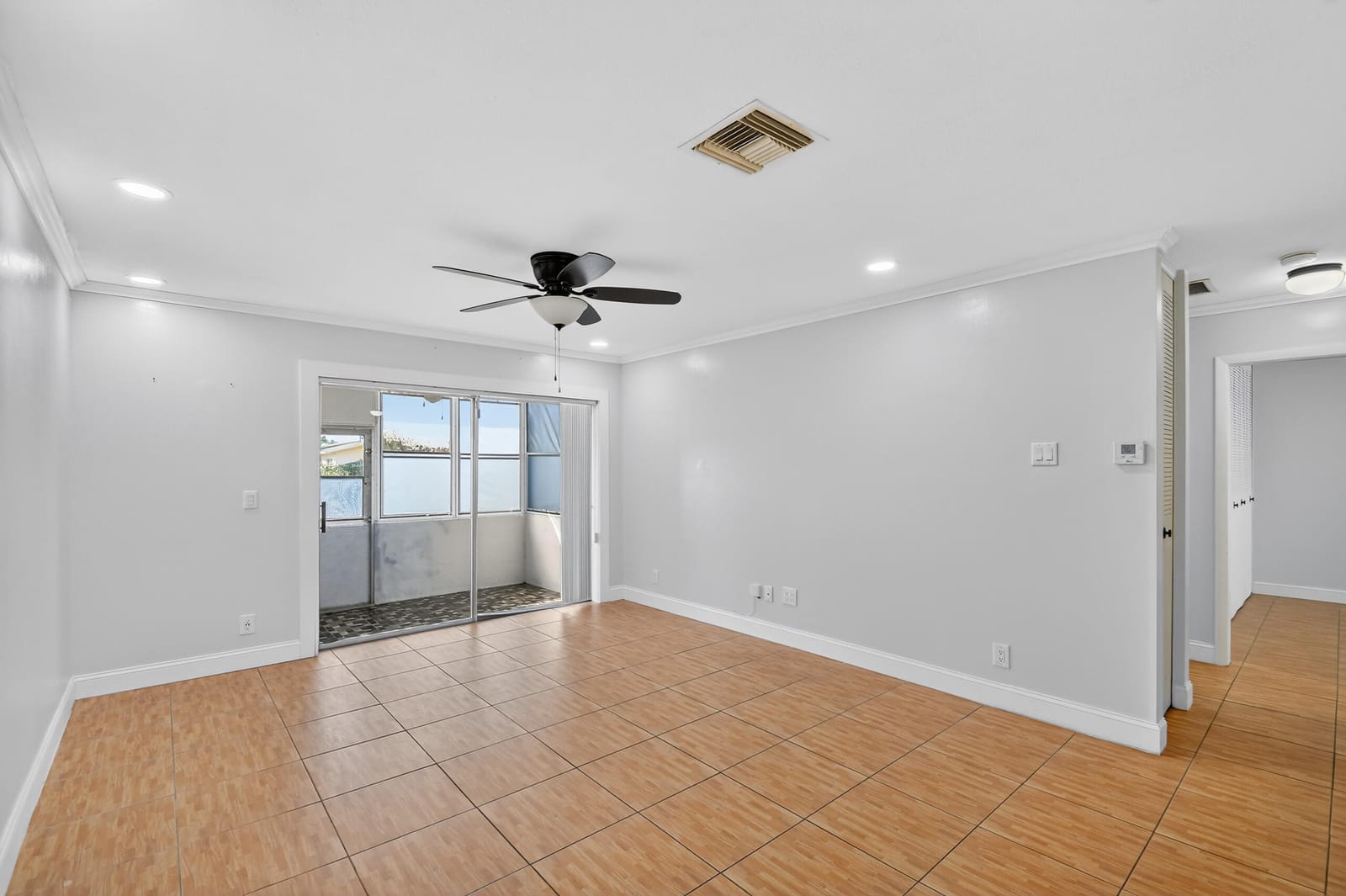 2667 Dudley Drive B — photo 11