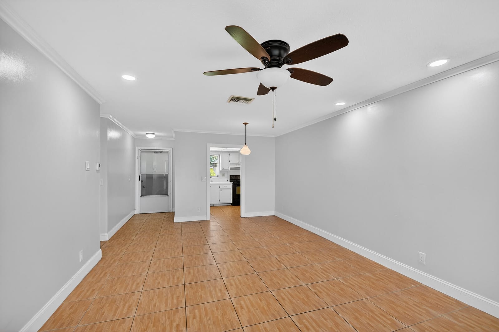 2667 Dudley Drive B — photo 12