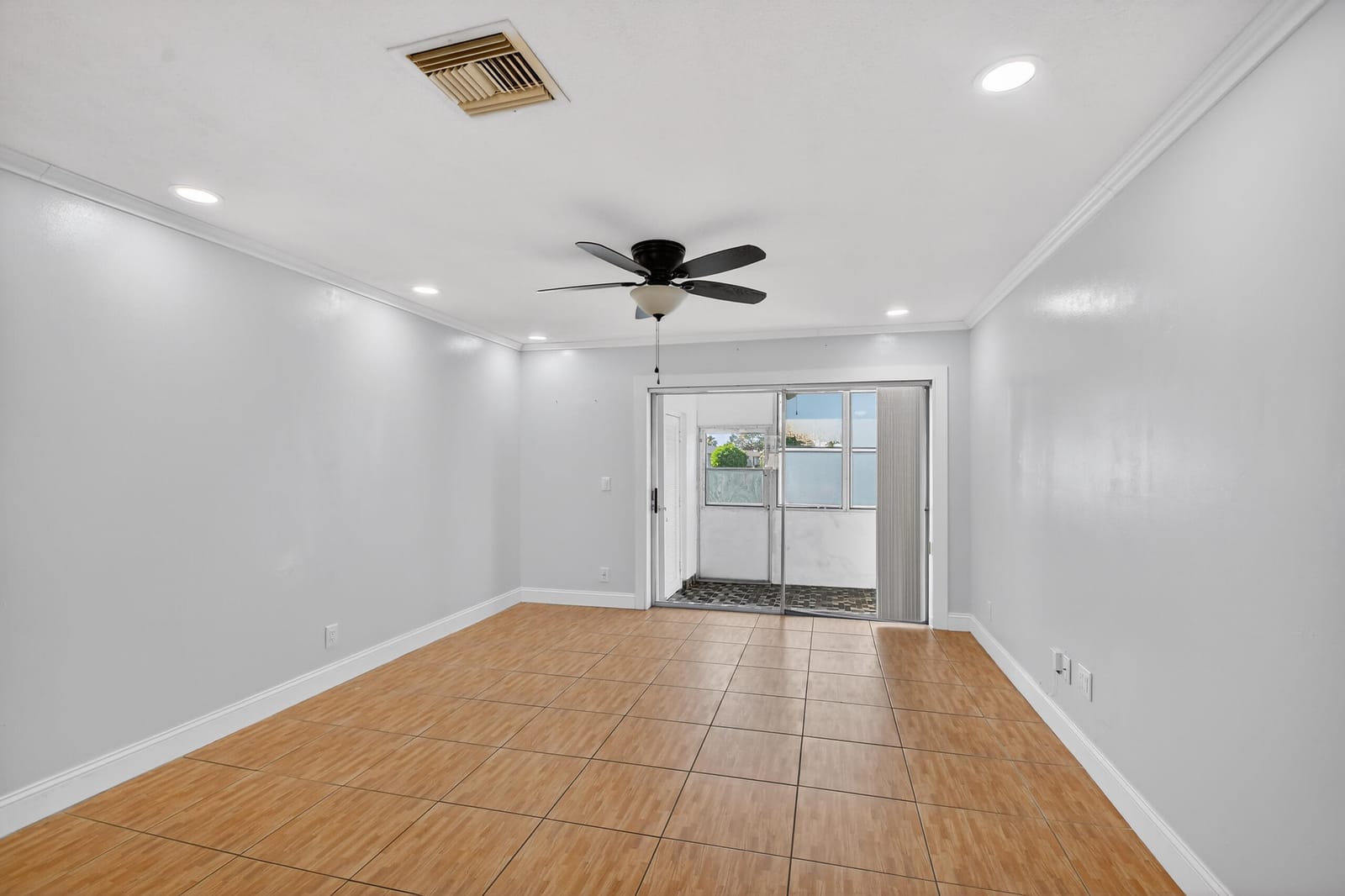 2667 Dudley Drive B — photo 9