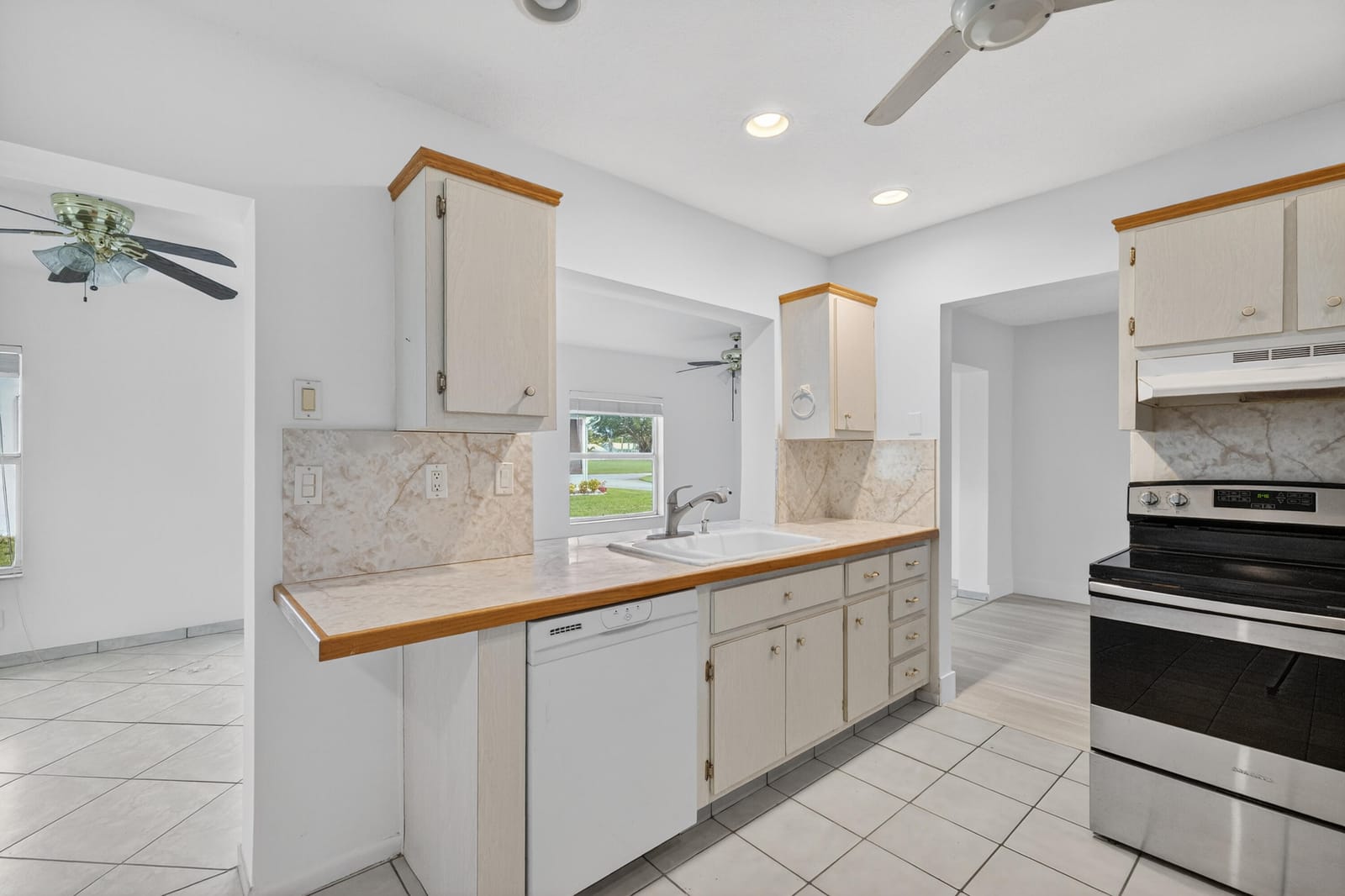 8509 NW 59th Street NW, Tamarac, FL 33321 photo 19