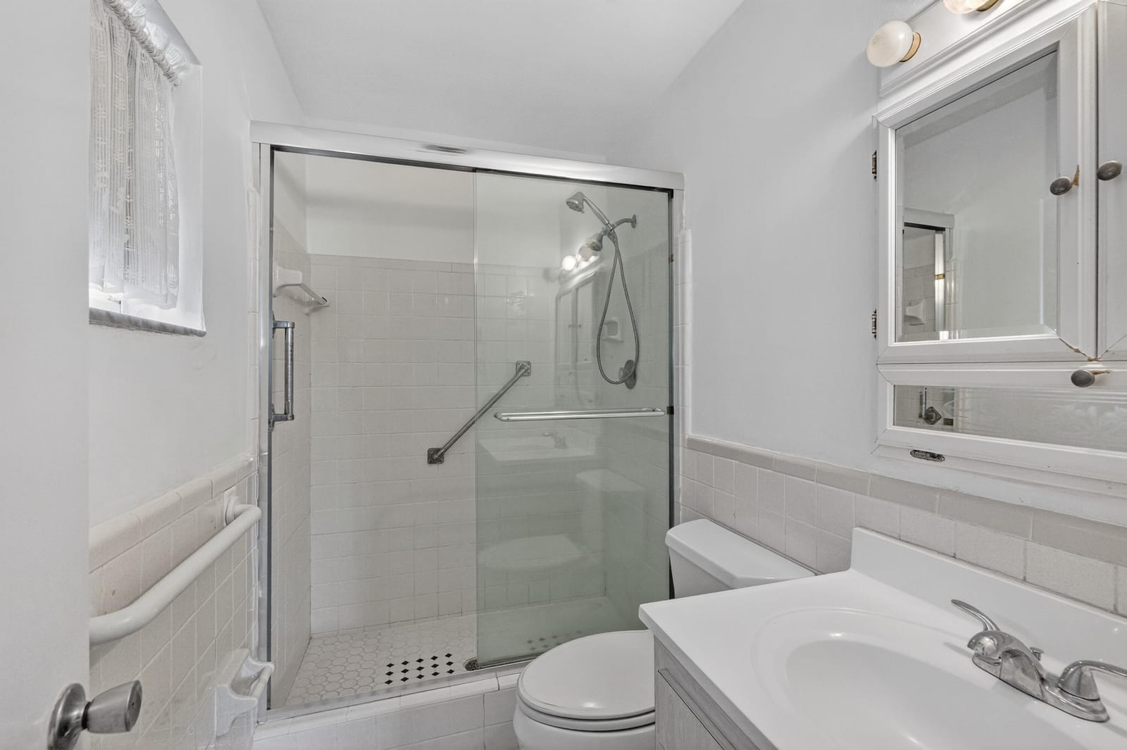 8509 NW 59th Street NW — photo 9
