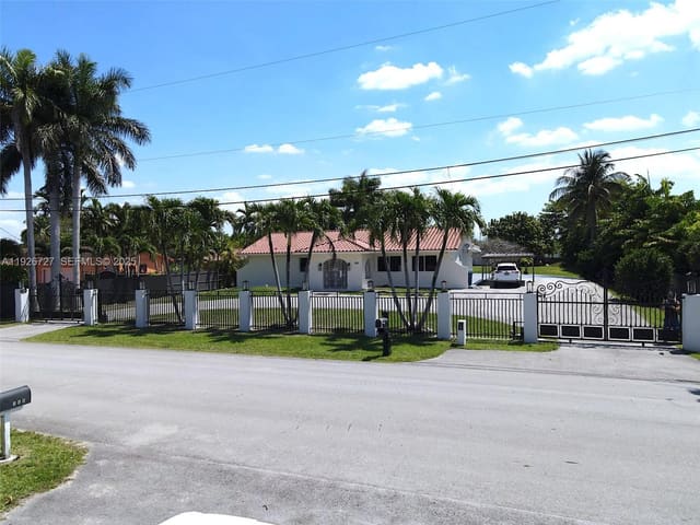 165 SW 130th Avenue, sold in Sweetwater Ests Sub, Miami, FL