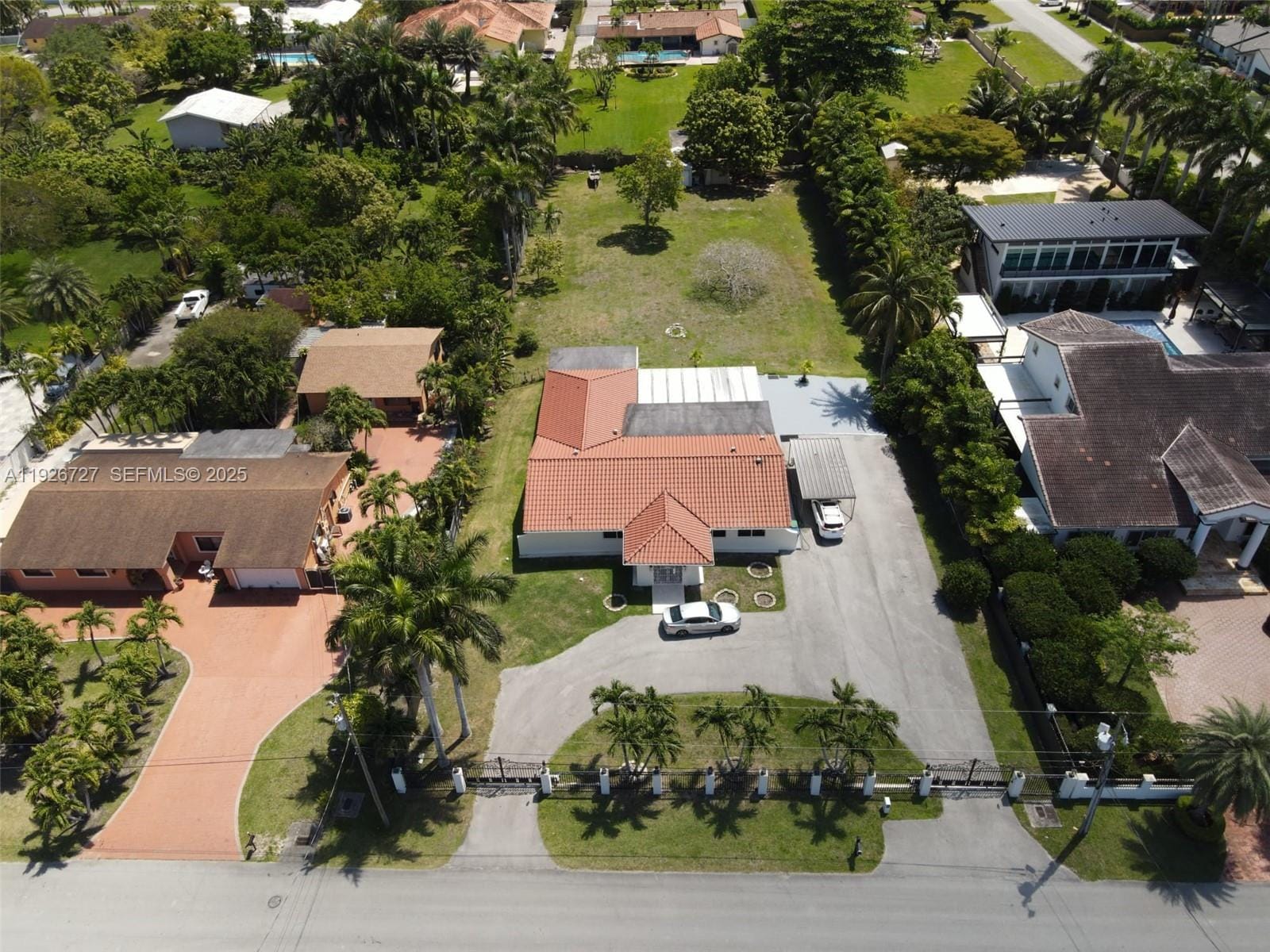 165 SW 130th Avenue, Miami, FL 33184 photo 2