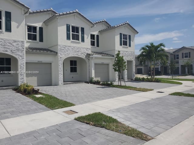 2602 SE 11th Street, Homestead, FL 33035