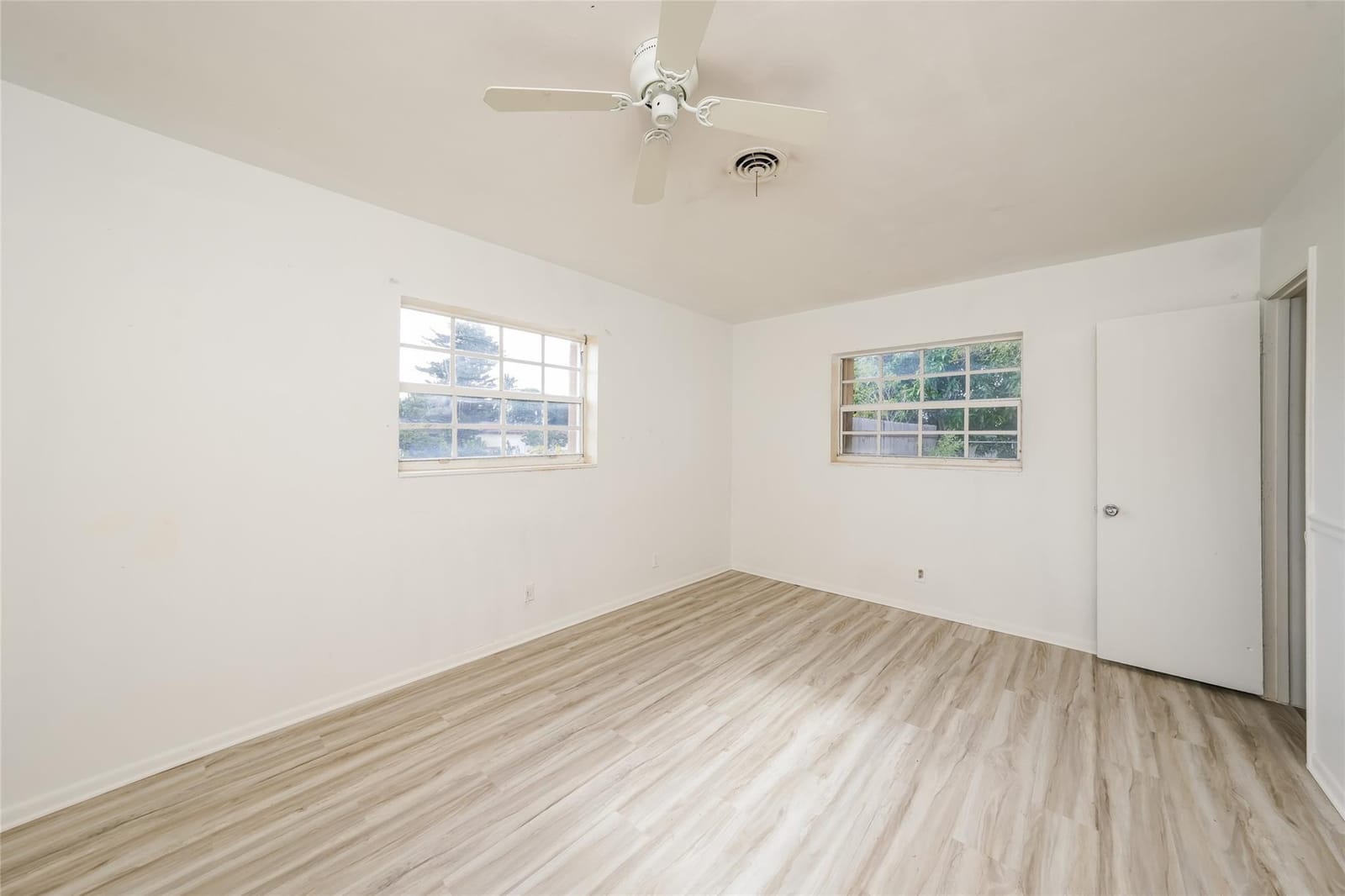 1351 SW 10th Avenue — photo 4