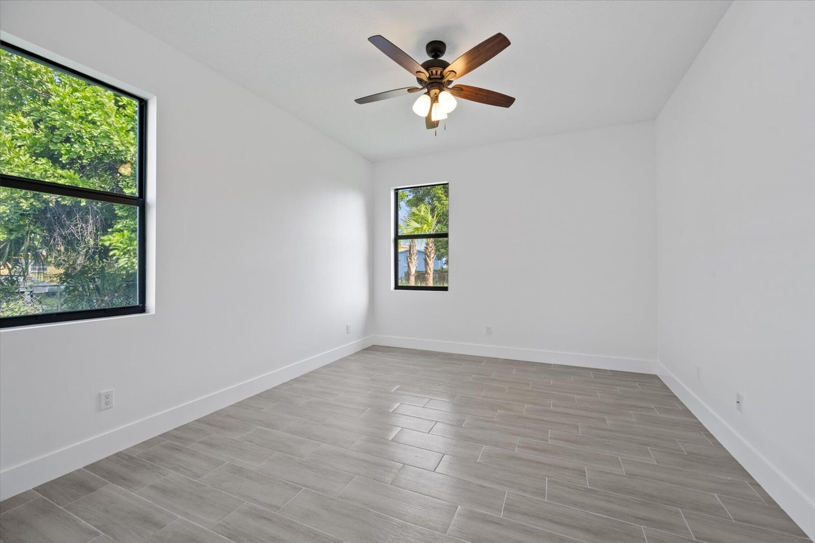 1580 W 32nd Street — photo 12