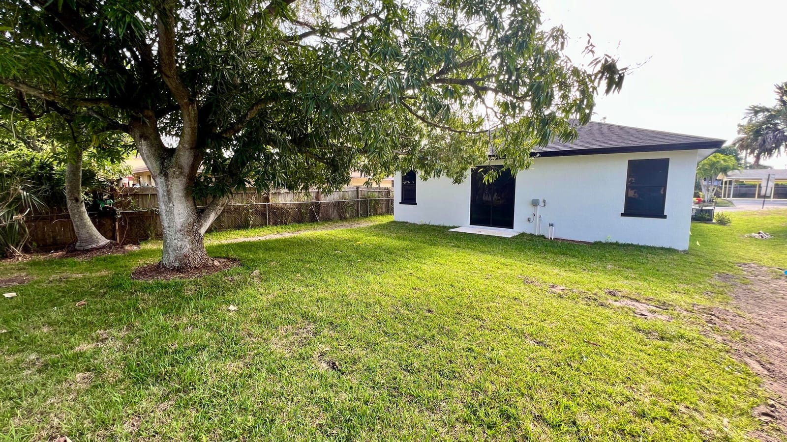 1580 W 32nd Street — photo 3