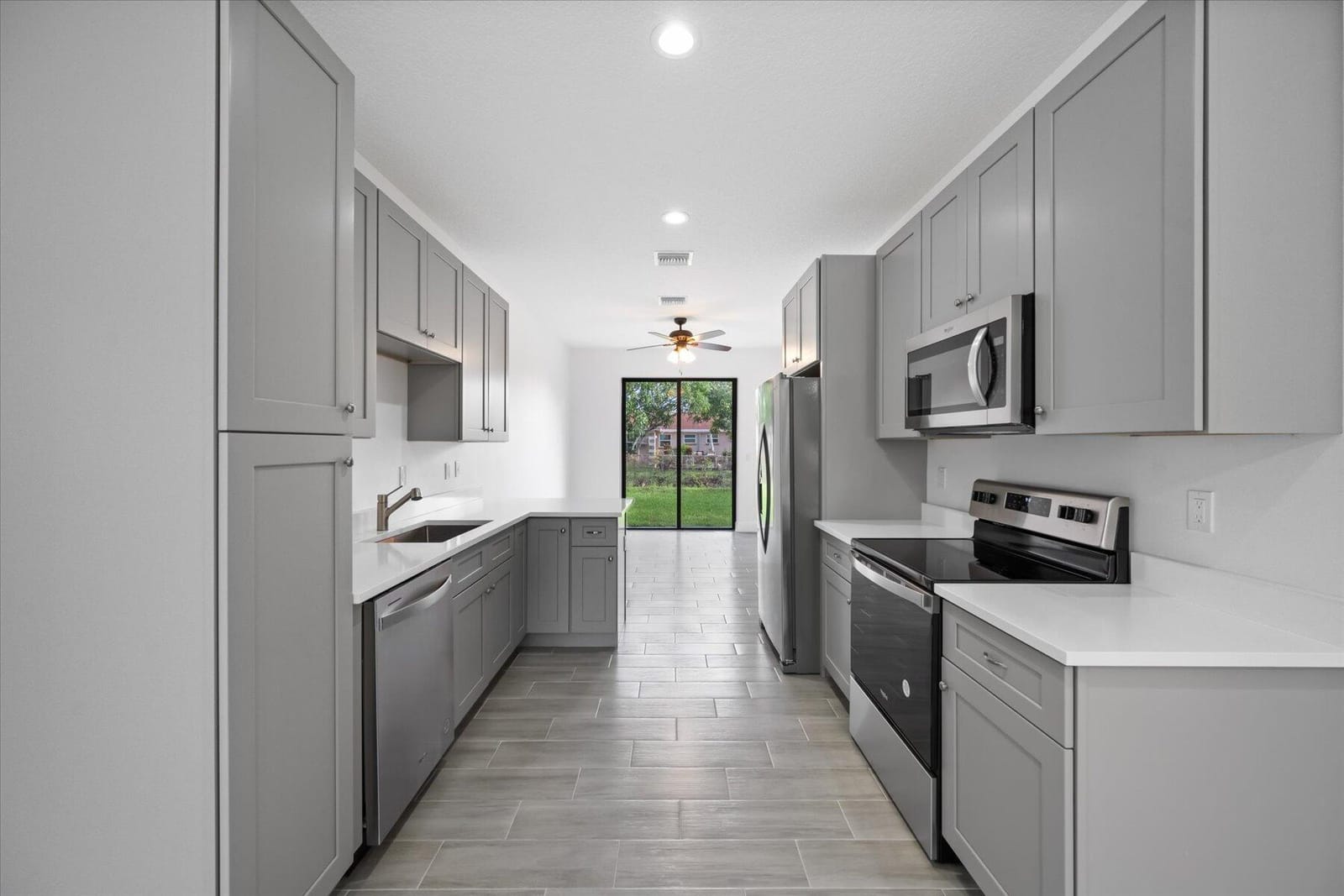 1580 W 32nd Street — photo 6