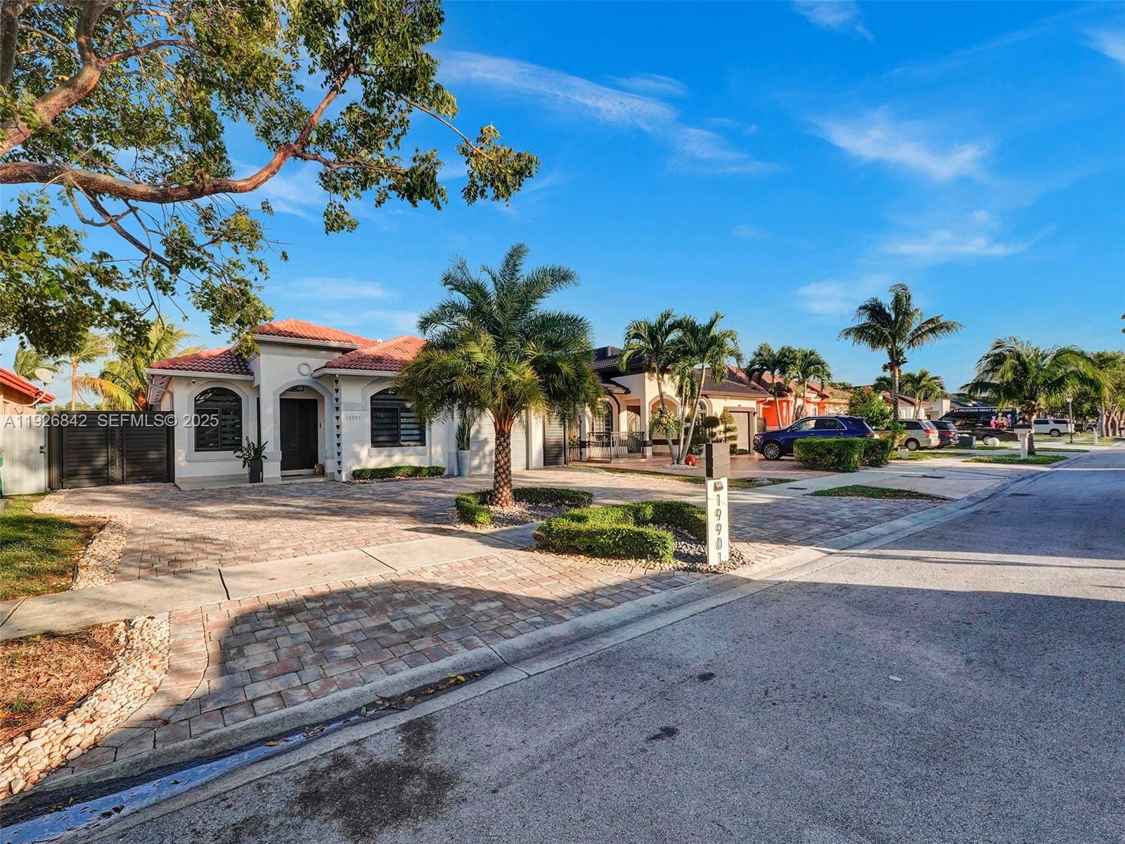 19901 NW 77th Court, Hialeah, FL 33015 photo 4