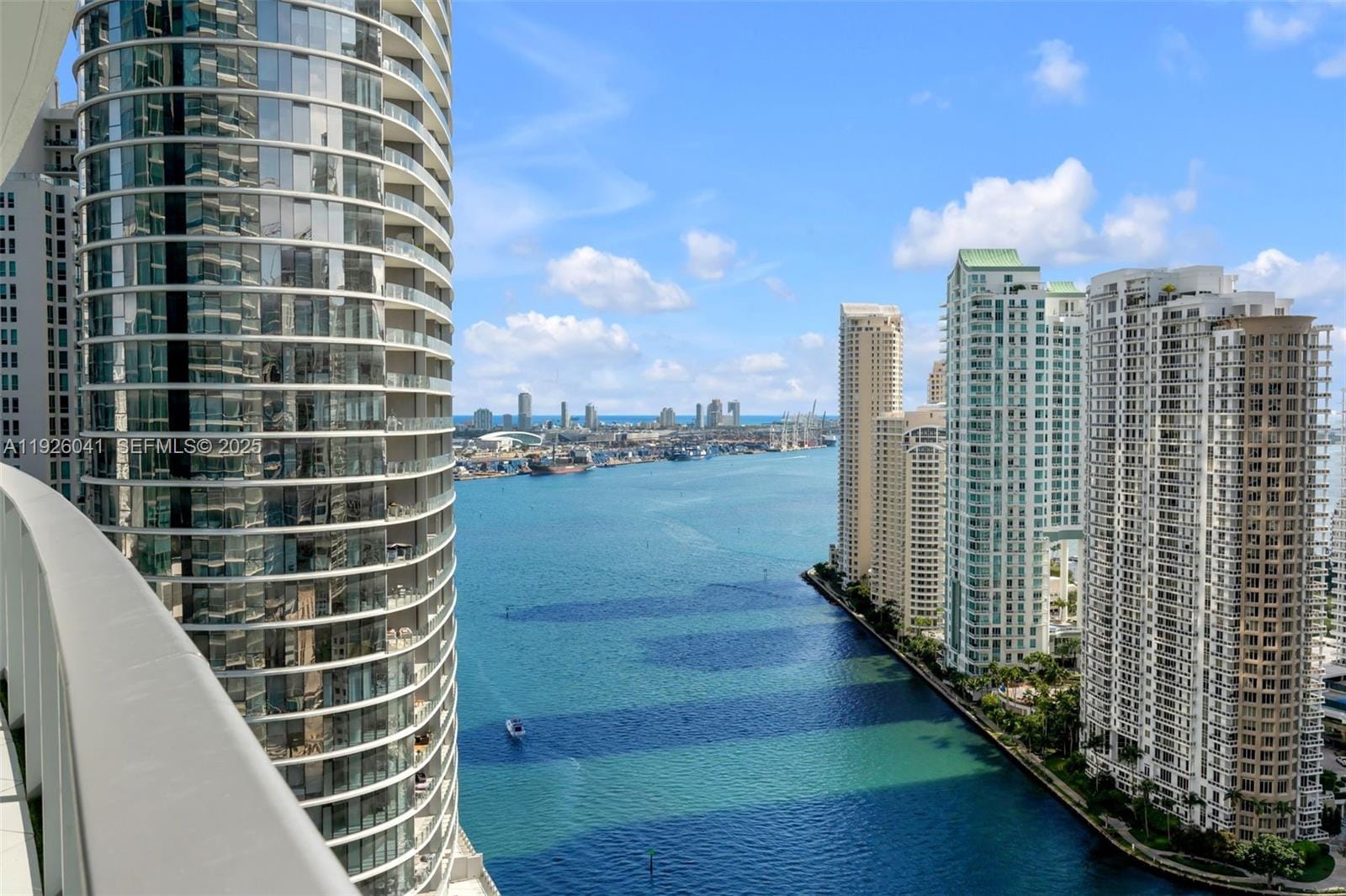 200 Biscayne Boulevard Way 3108, Miami, FL 33131 photo 2