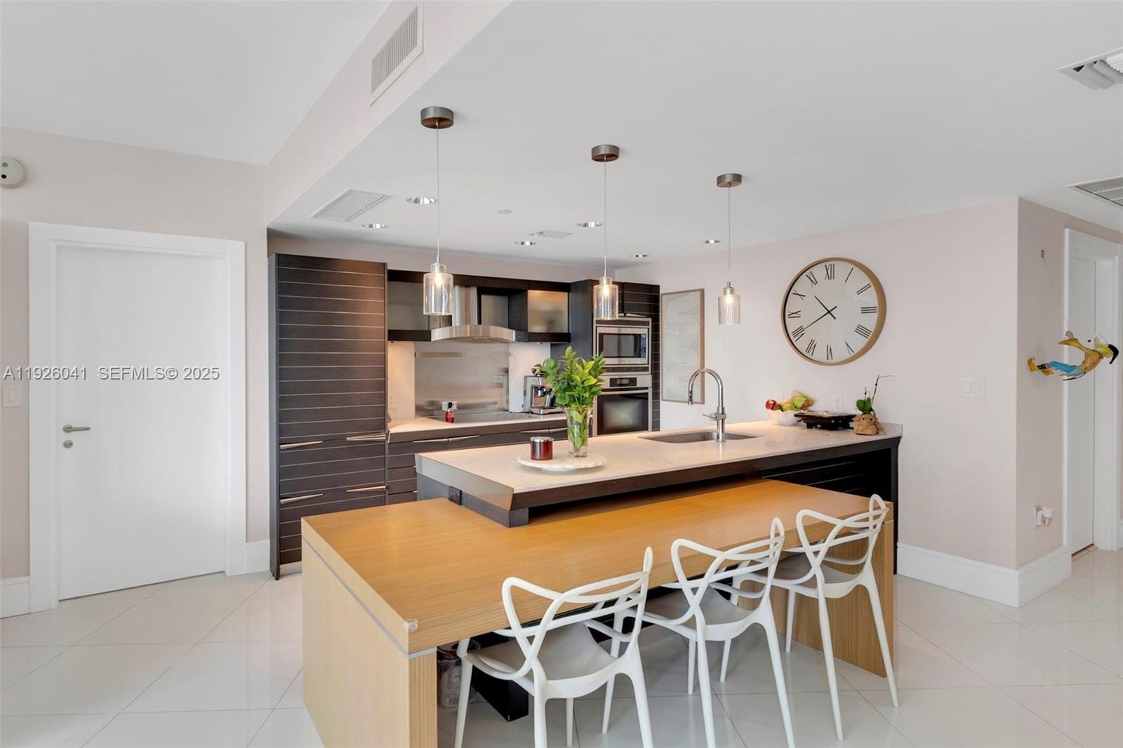 200 Biscayne Boulevard Way 3108, Miami, FL 33131 photo 11