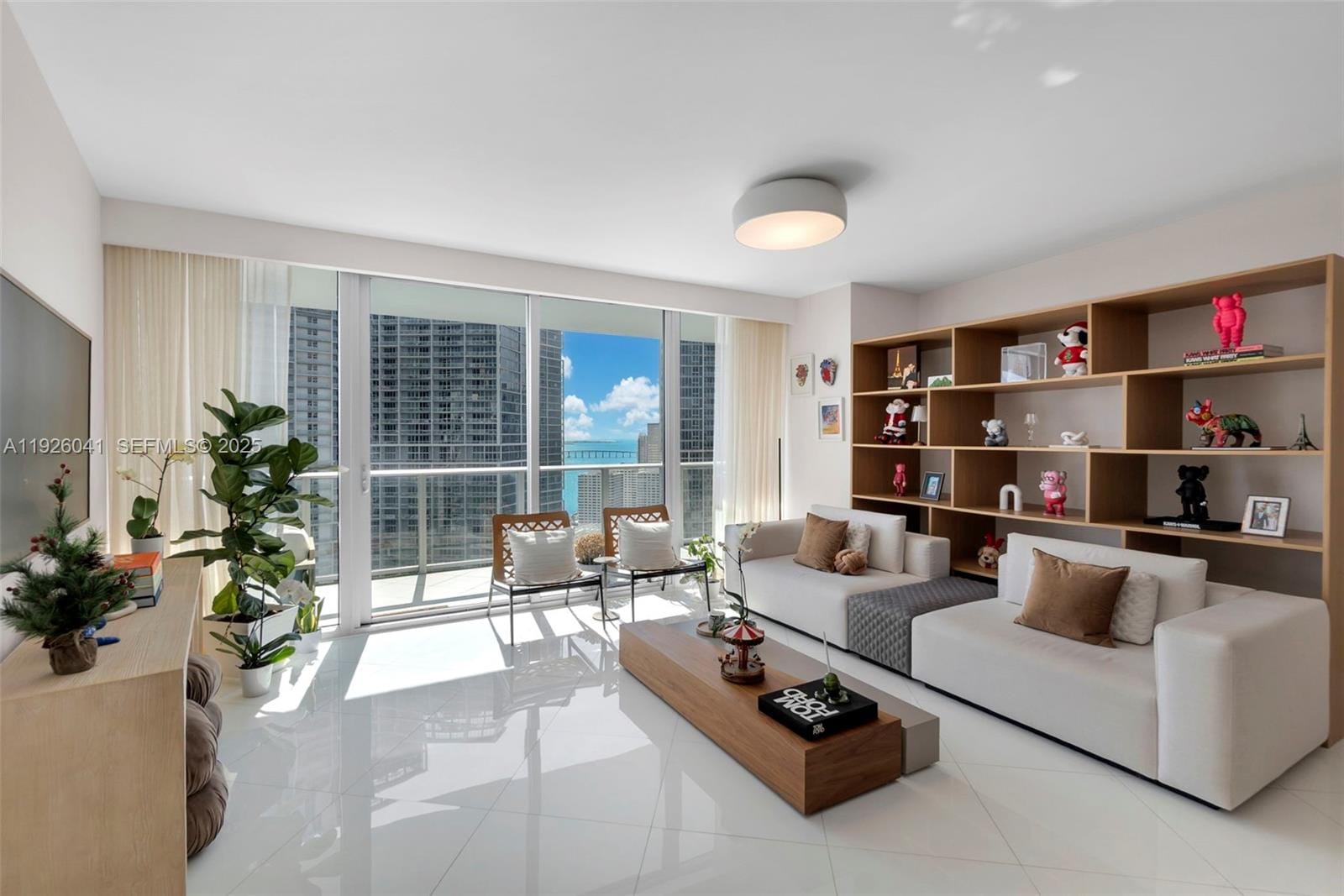 200 Biscayne Boulevard Way 3108, Miami, FL 33131 photo 3