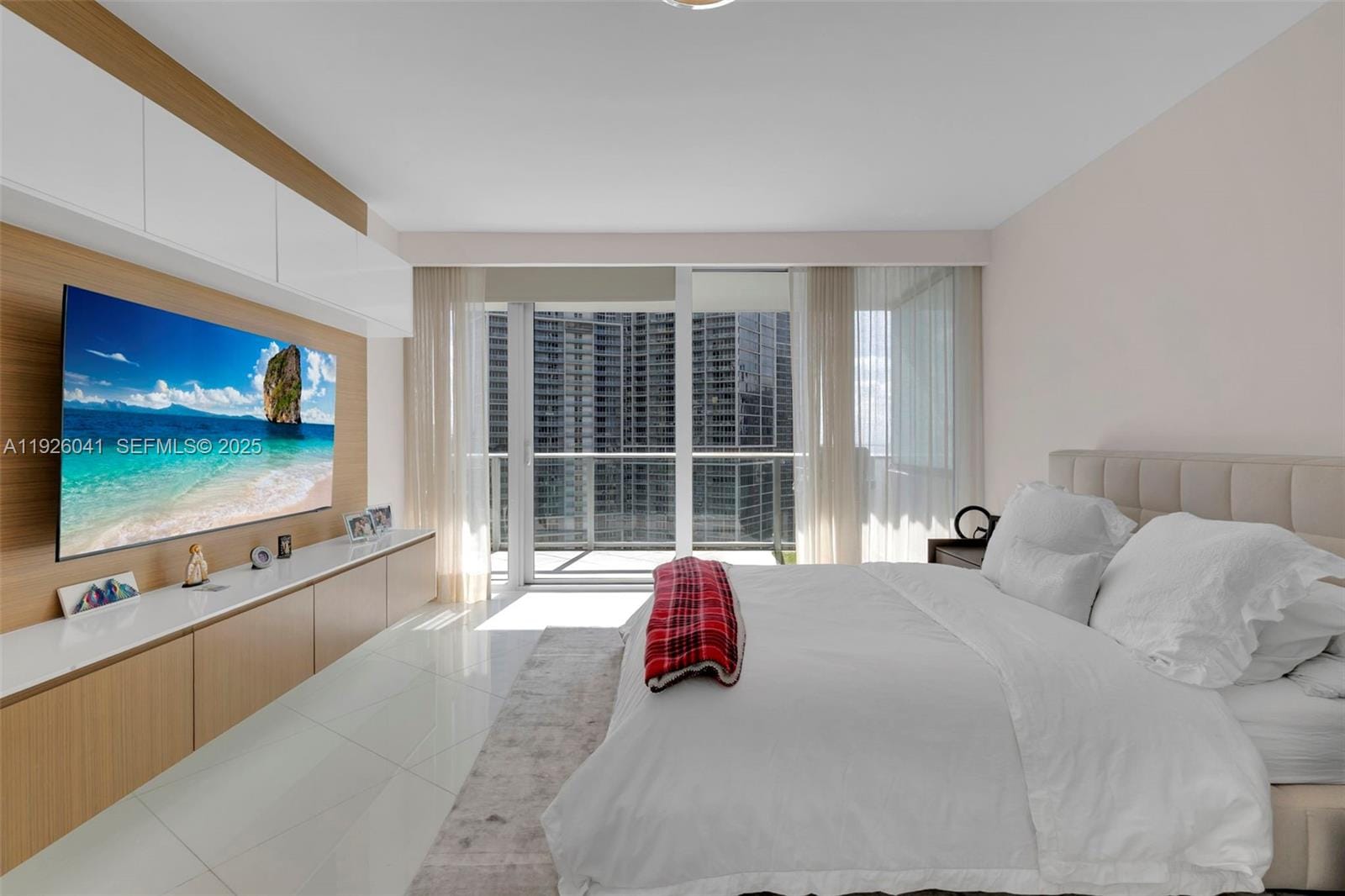 200 Biscayne Boulevard Way 3108, Miami, FL 33131 photo 25