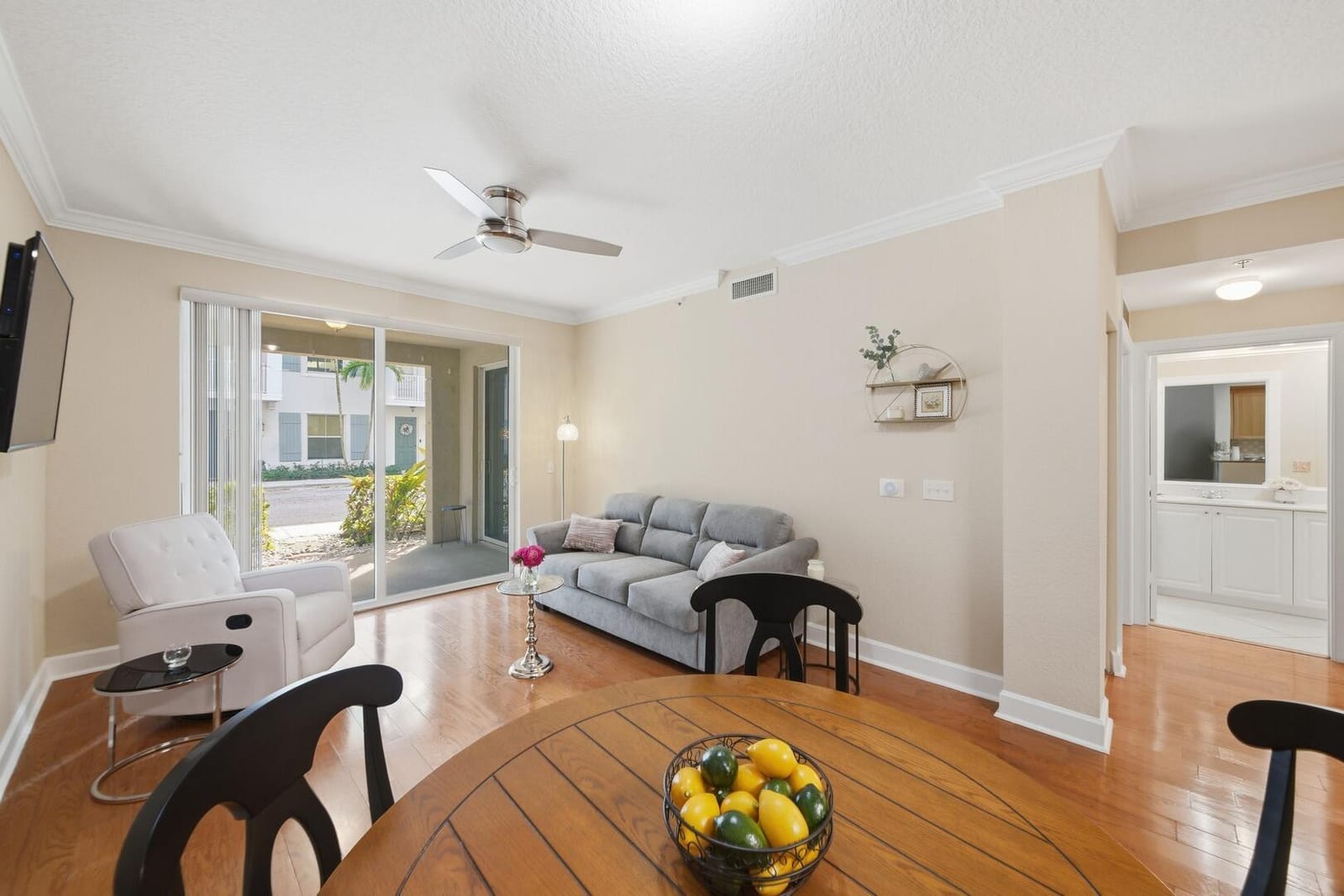 4 Renaissance Way 110 — photo 3