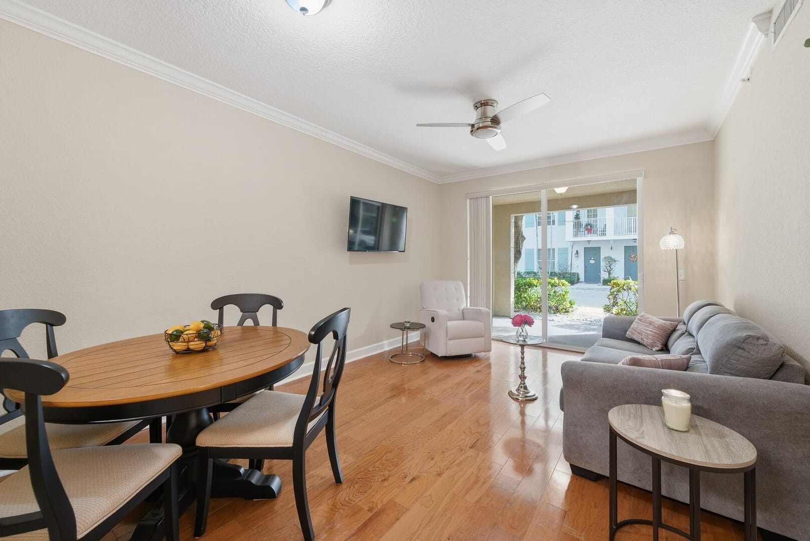 4 Renaissance Way 110 — photo 4