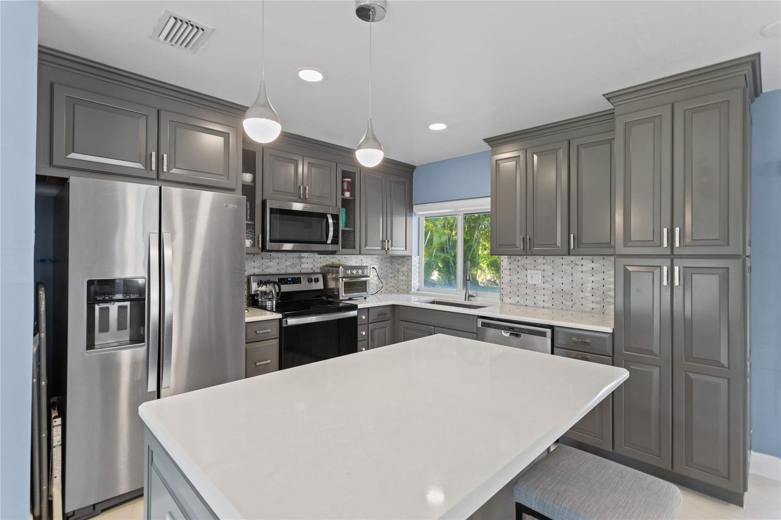 11305 NW 38th Street — photo 11