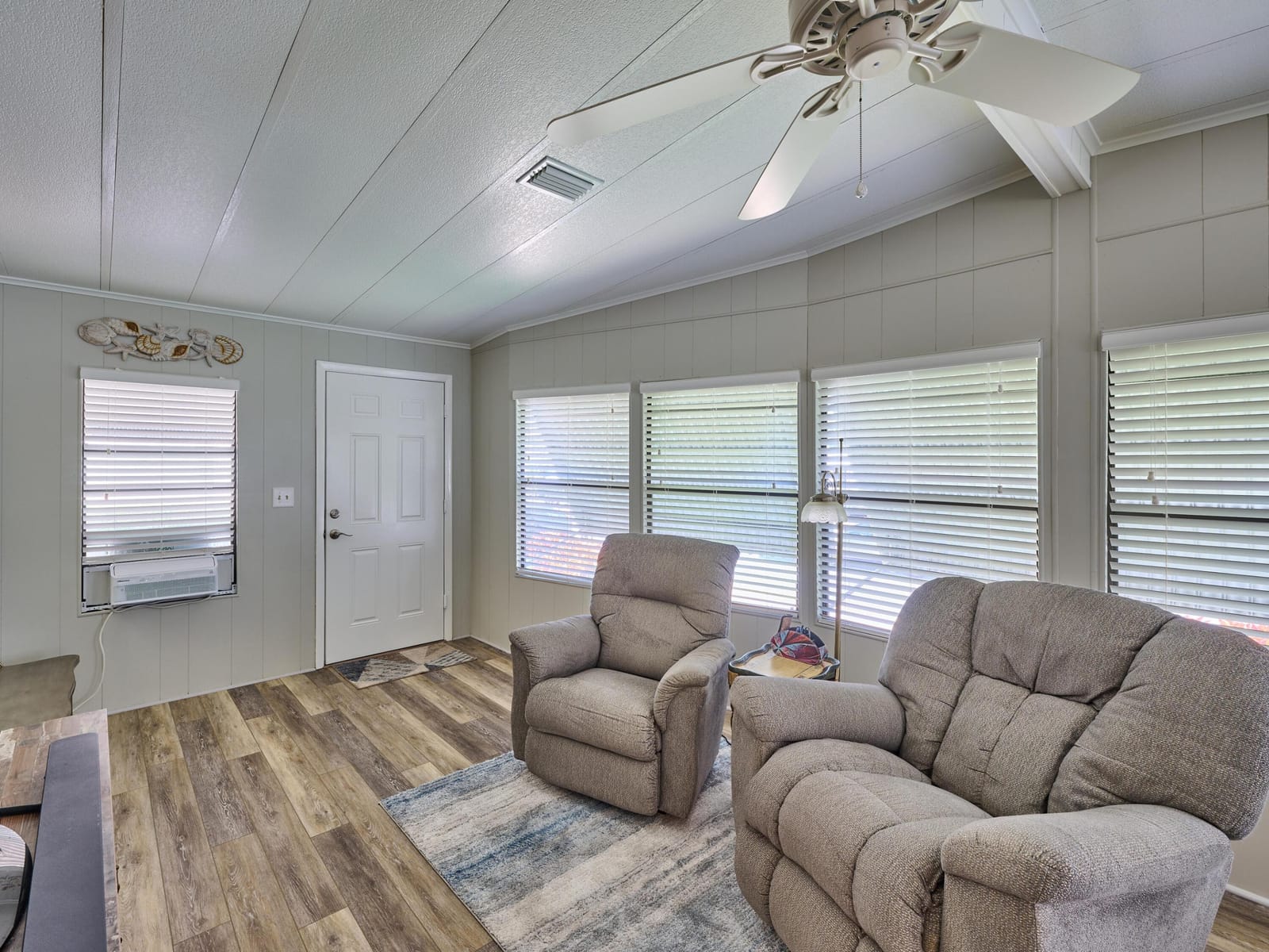 7526 SE Independence Avenue, Hobe Sound, FL 33455 photo 9