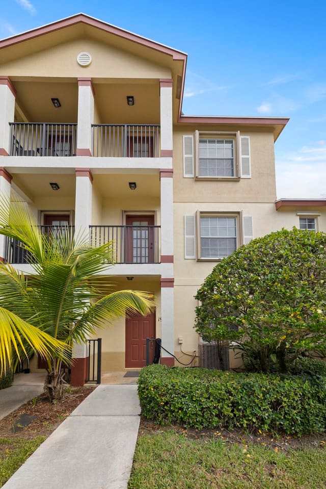 1901 SE High Springs Drive, Port St. Lucie, FL 34952