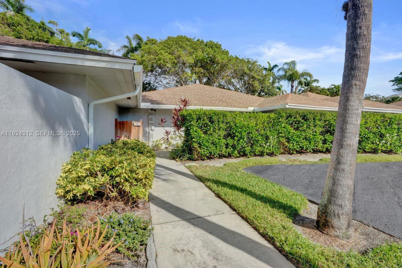 9 S Lakeshore Drive, Hypoluxo, FL 33462, Hypoluxo