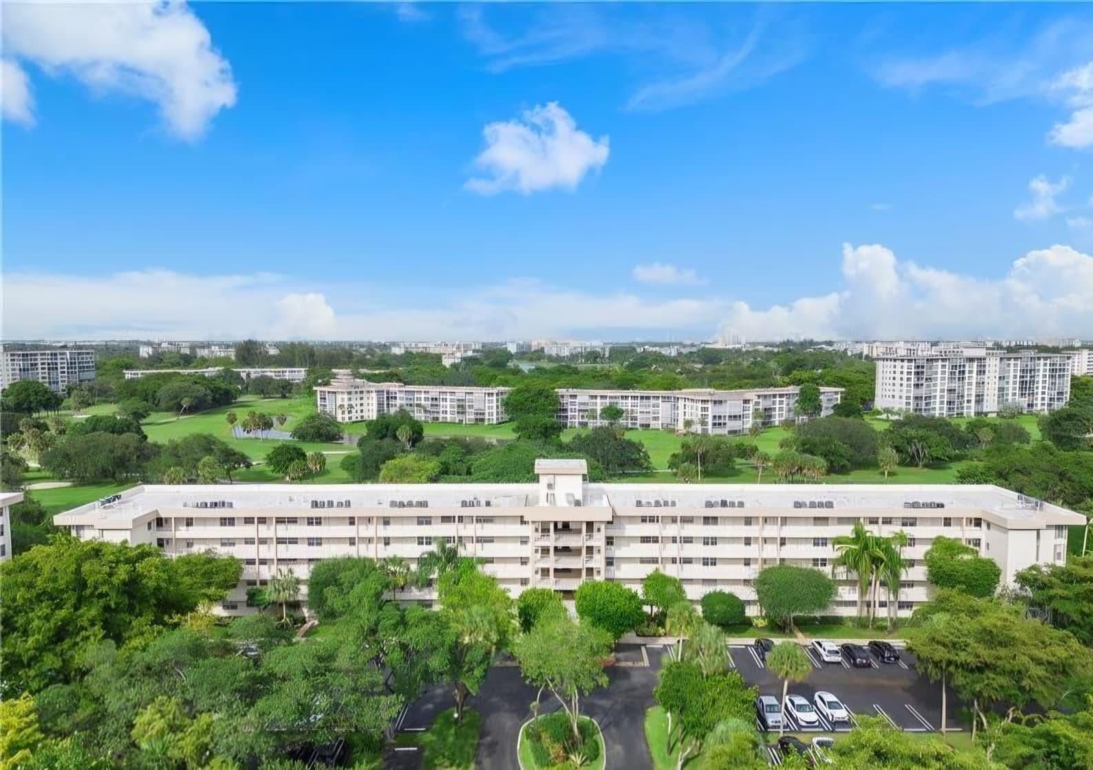 3900 Oaks Clubhouse Drive 507, Pompano Beach, FL 33069