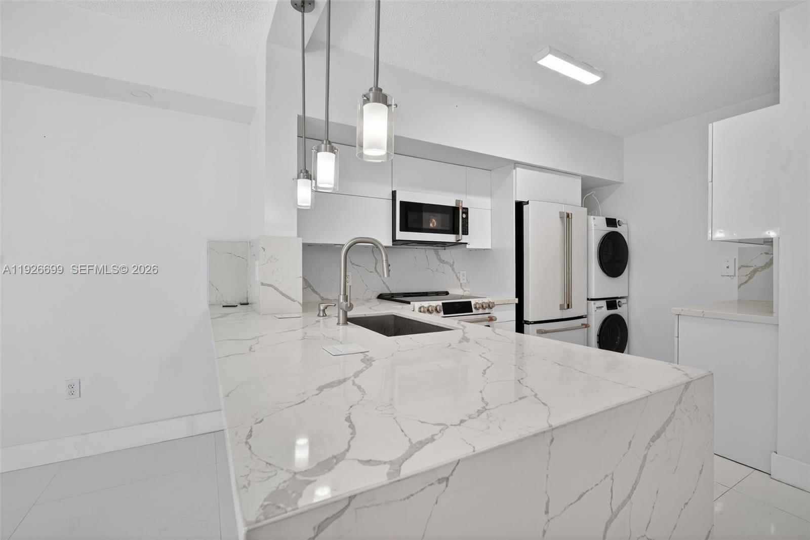 5077 NW 7th Street 610, Miami, FL 33126 photo 2