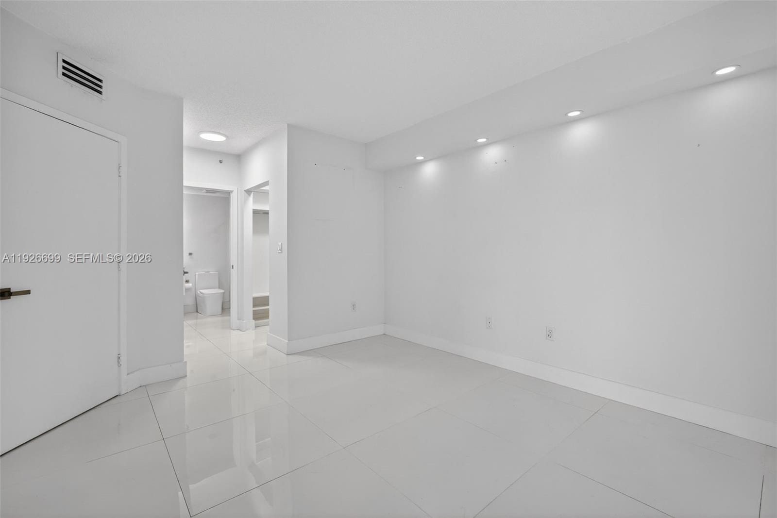 5077 NW 7th Street 610, Miami, FL 33126 photo 15