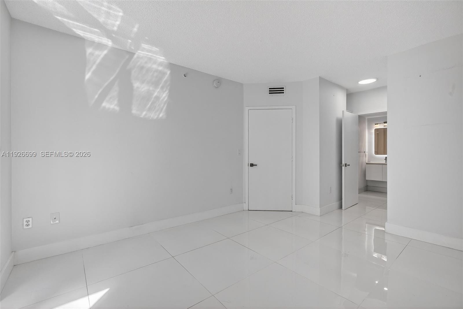 5077 NW 7th Street 610, Miami, FL 33126 photo 16