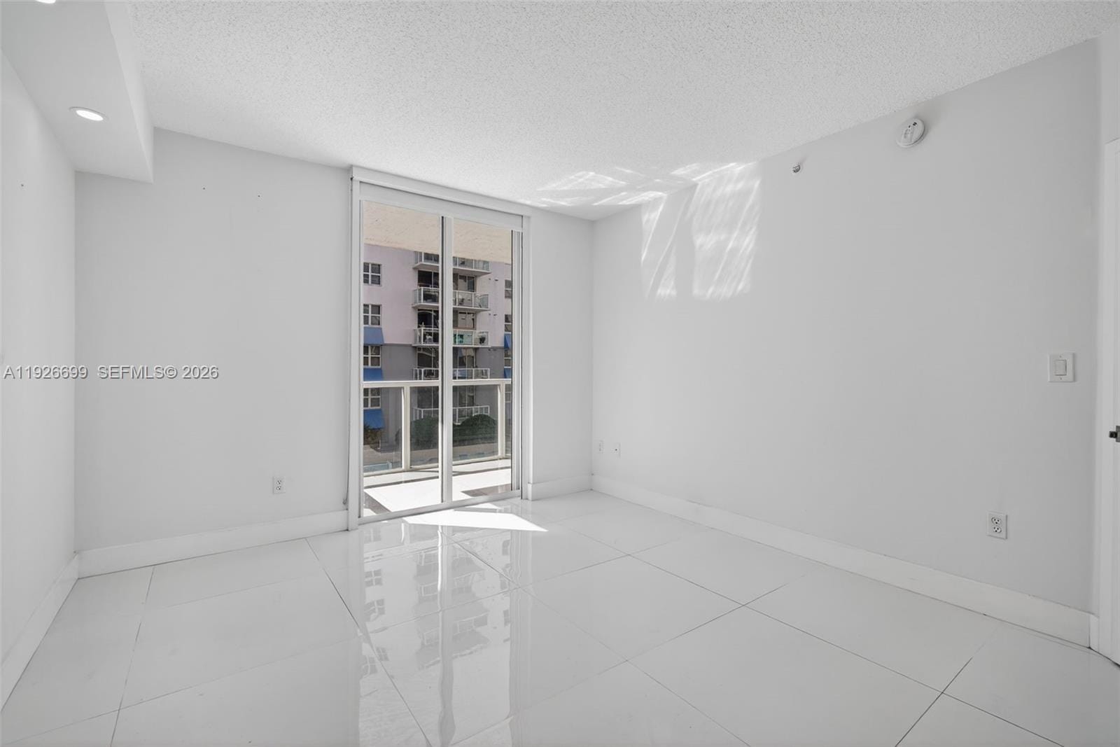5077 NW 7th Street 610, Miami, FL 33126 photo 17