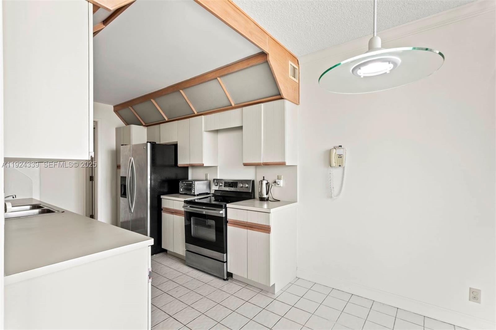 19500 Turnberry Way 26-C — photo 10
