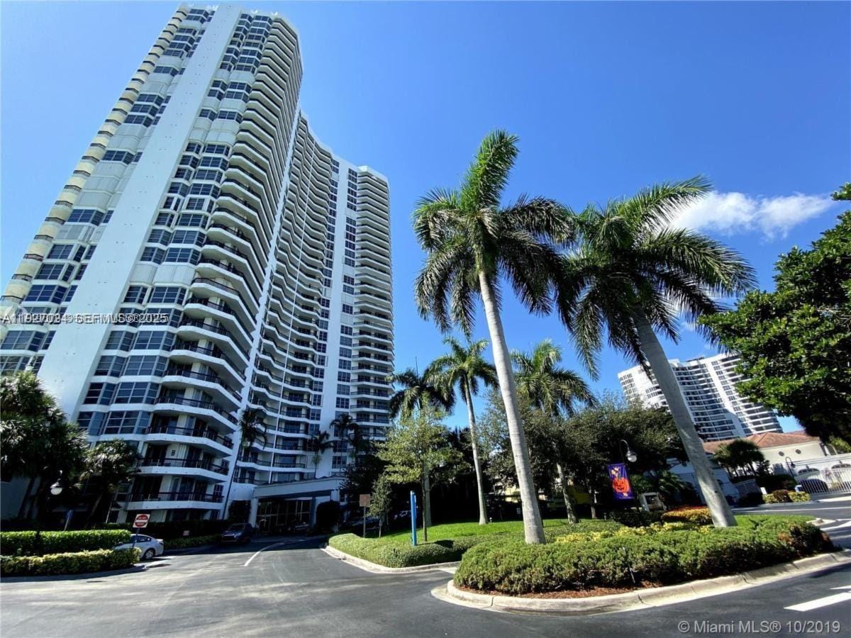 3530 Mystic Pointe Drive 2303, Aventura, FL 33180
