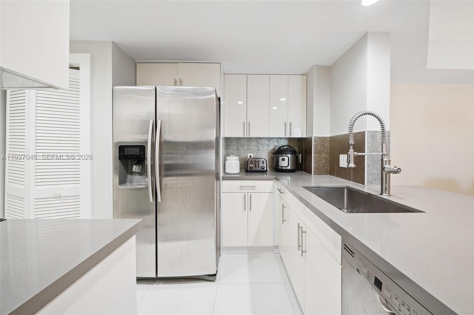 701 Brickell Key Boulevard 1605, Miami, FL 33131 photo 14