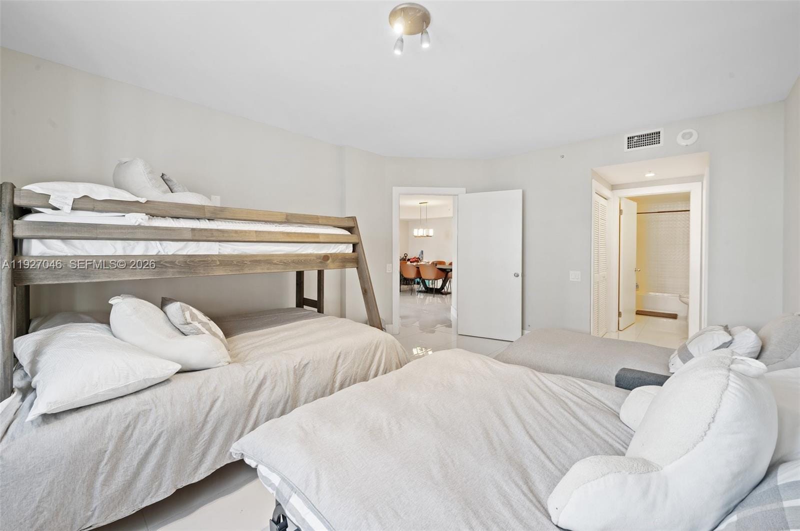 701 Brickell Key Boulevard 1605, Miami, FL 33131 photo 25