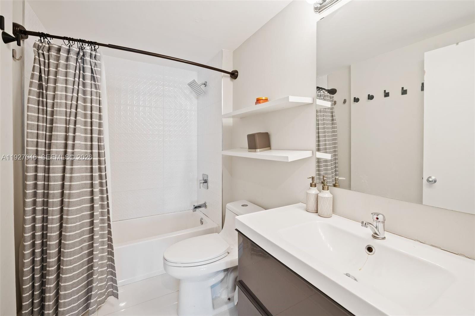 701 Brickell Key Boulevard 1605, Miami, FL 33131 photo 26