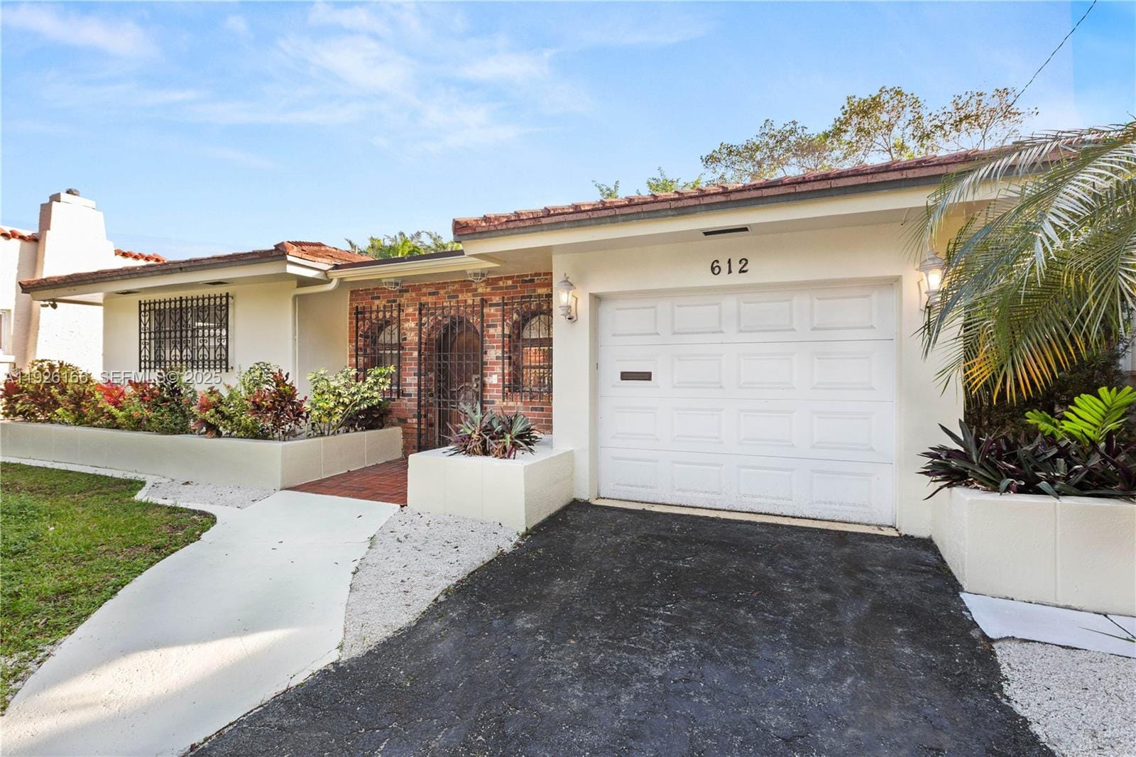 612 Minorca Avenue, Coral Gables, FL 33134 photo 2