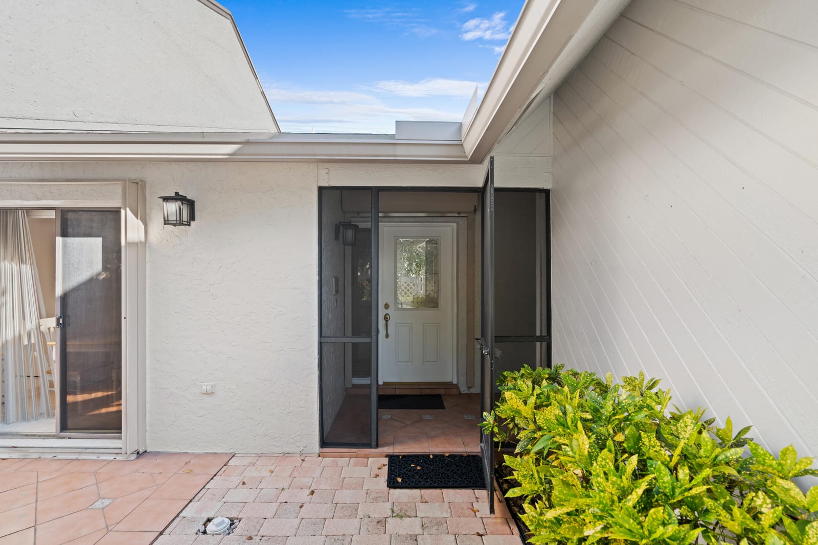 6735 Canary Palm Circle, Boca Raton, FL 33433 photo 2