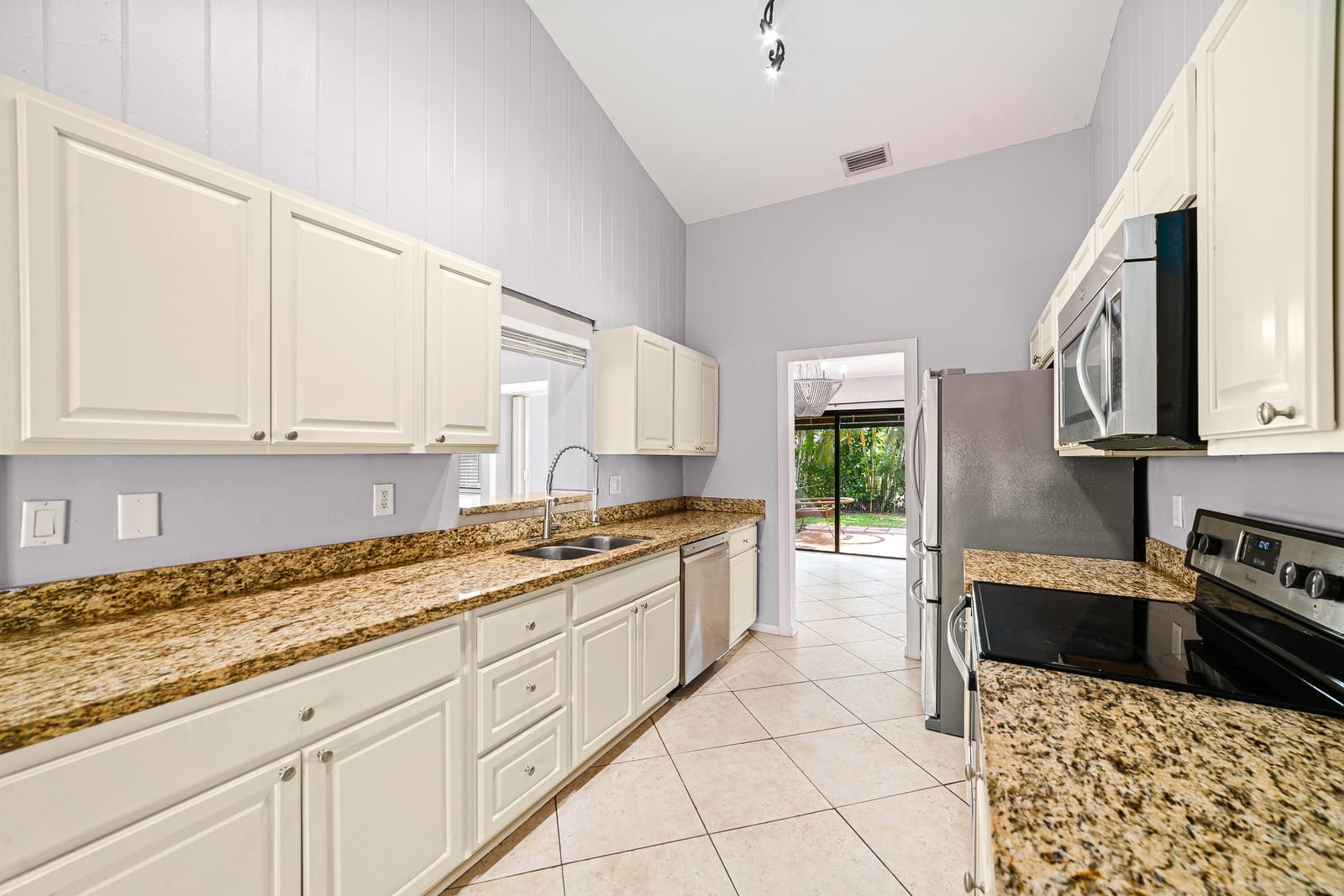 6200 Via Tierra Drive, Boca Raton, FL 33433 photo 9