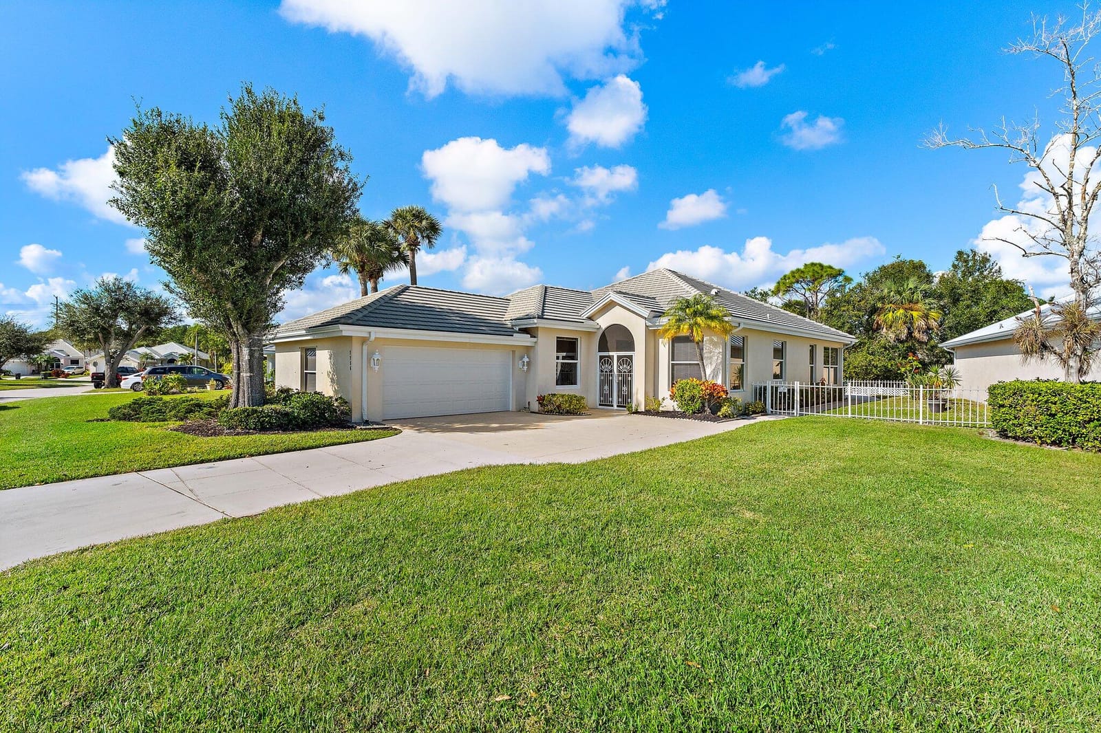 7756 SE Bay Cedar Circle, Hobe Sound, FL 33455 photo 2