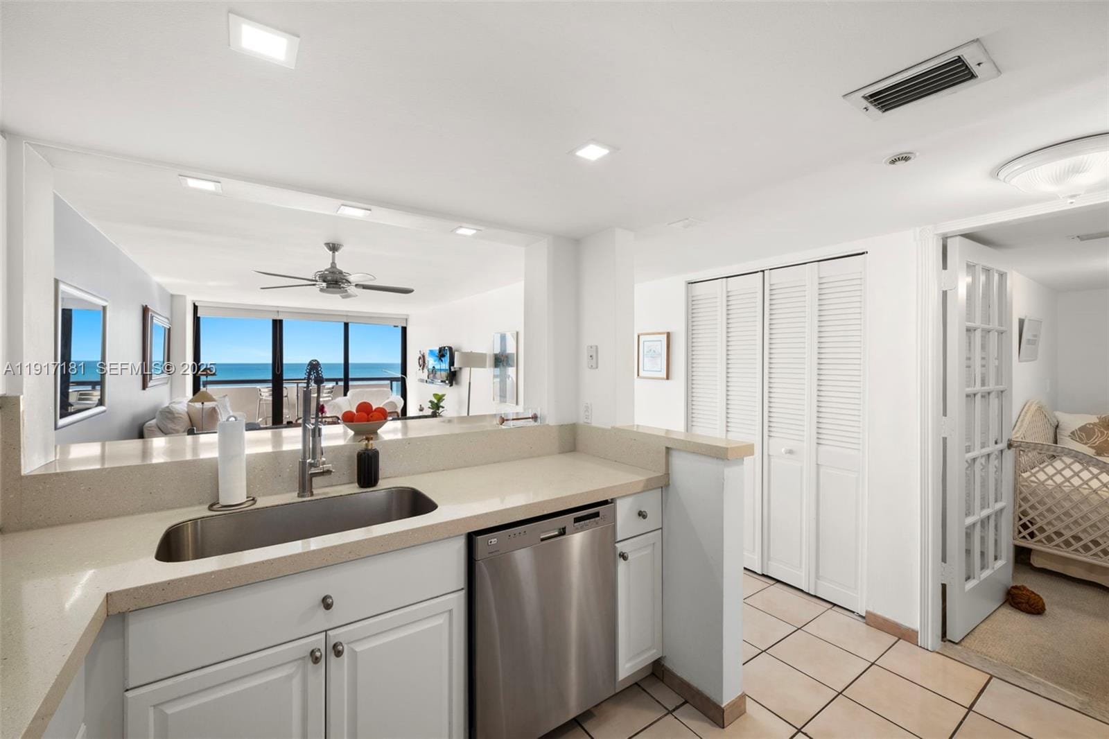 2555 Collins Avenue 805 — photo 11