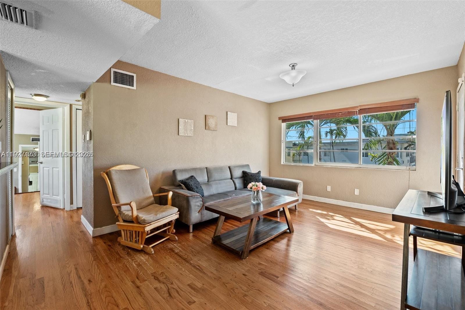 8345 Byron Avenue 6 — photo 2