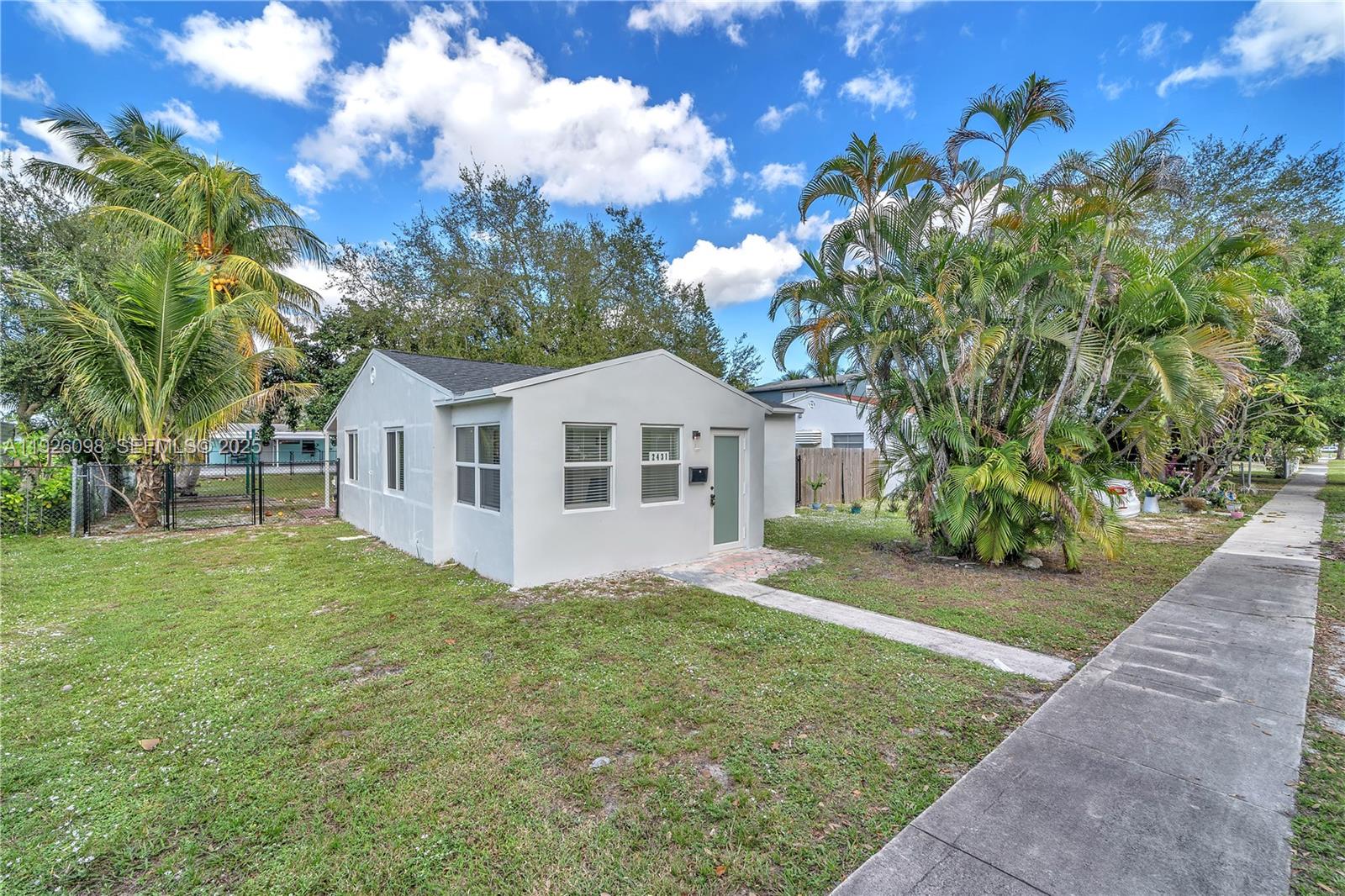 2431 Coolidge Street — photo 3