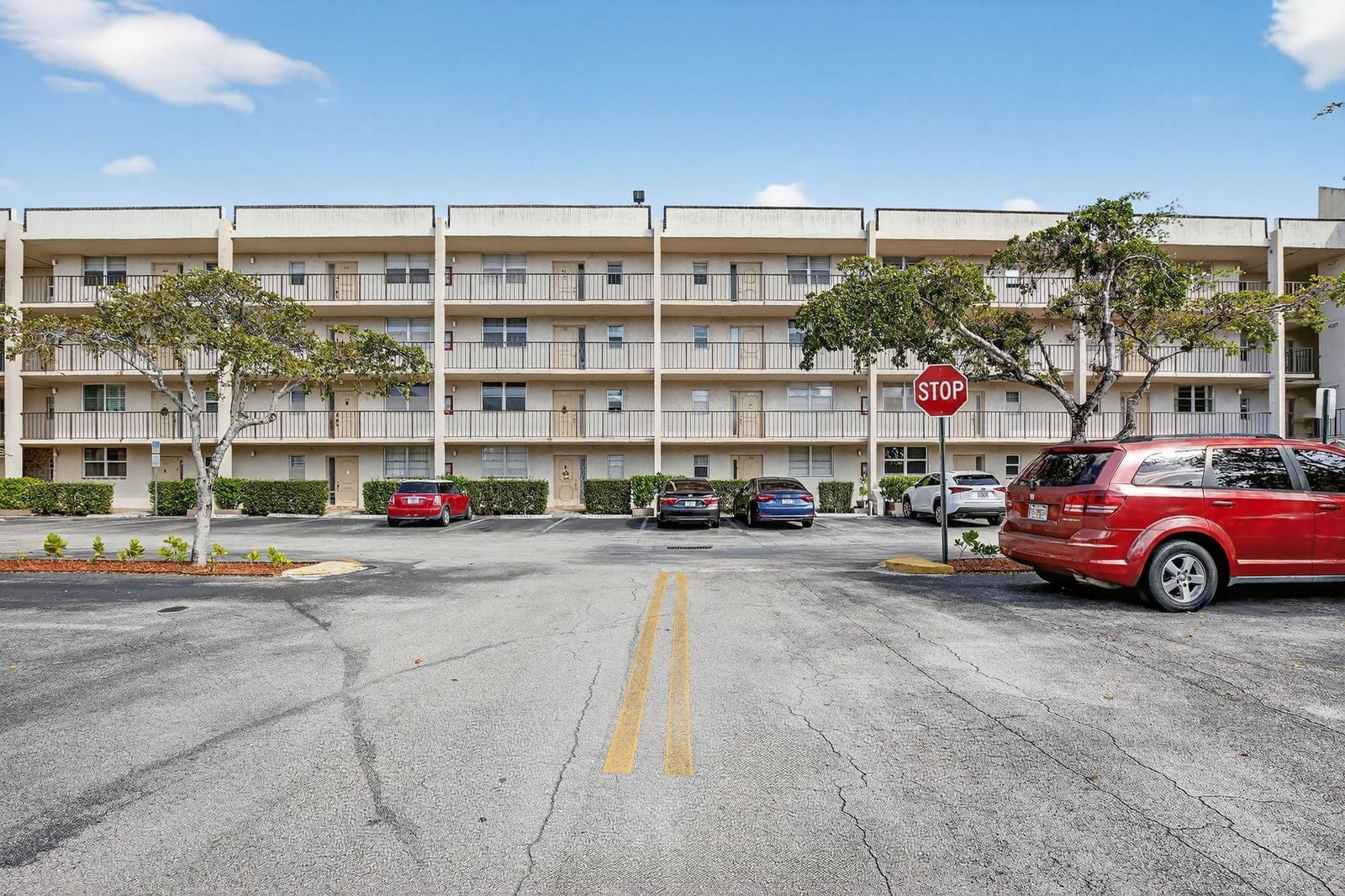 2571 Aragon Boulevard 214, Sunrise, FL 33322 photo 2