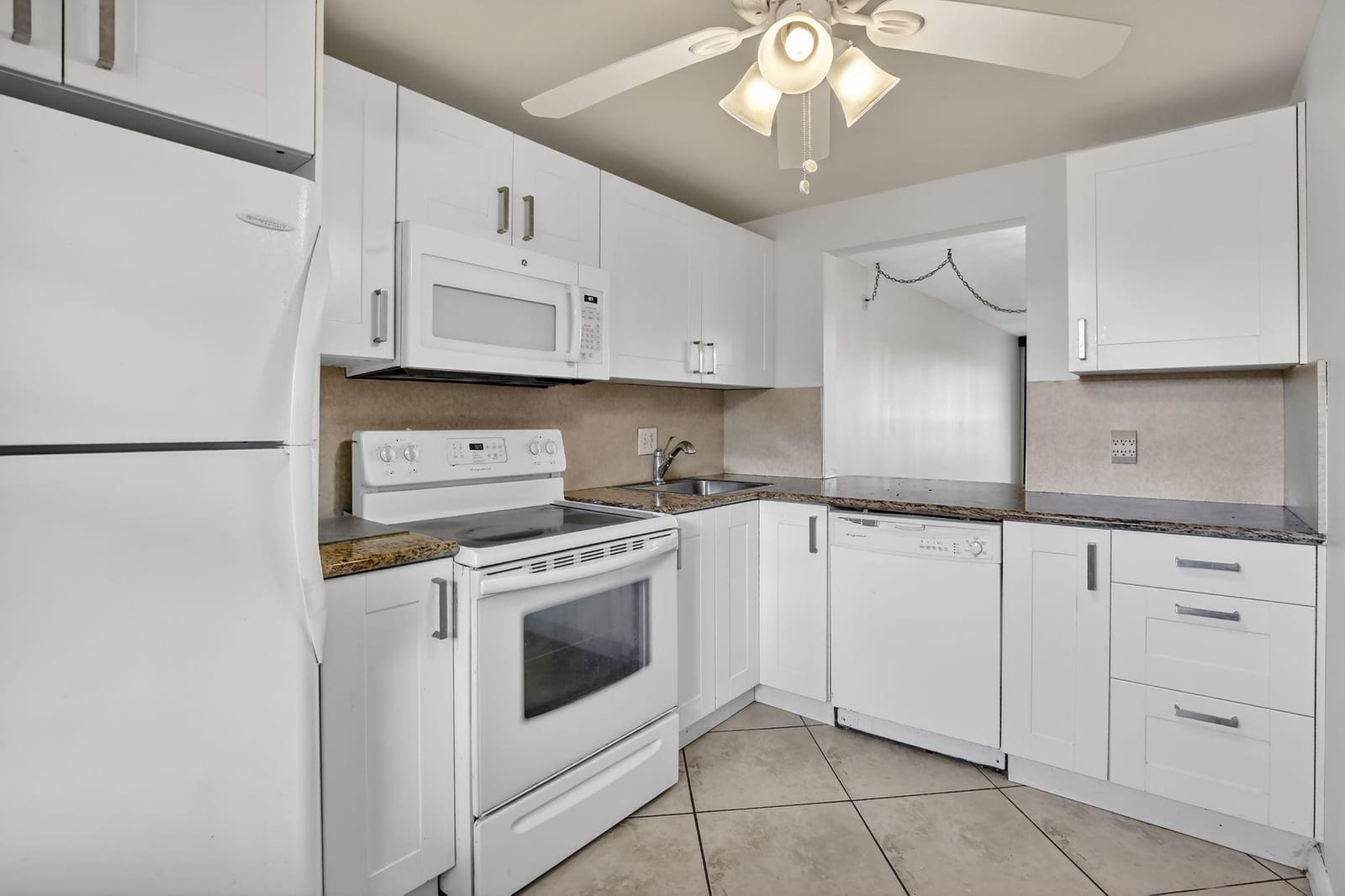 2571 Aragon Boulevard 214, Sunrise, FL 33322 photo 4