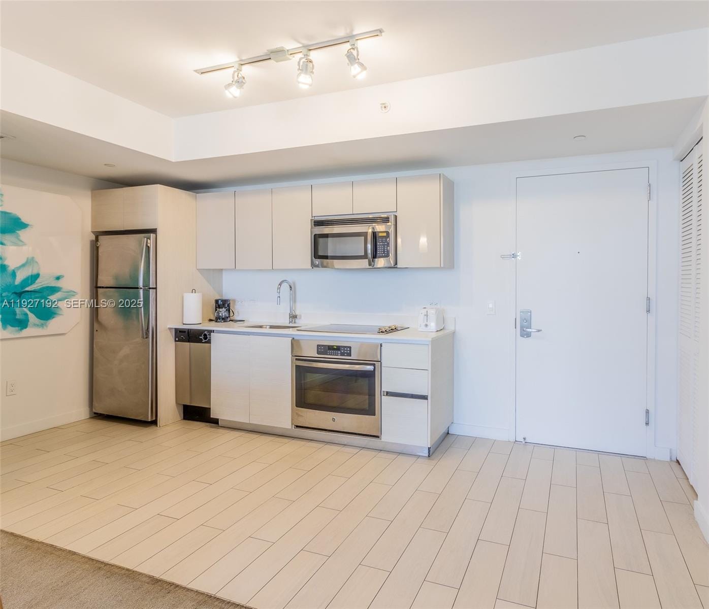 2602 E Hallandale Beach Boulevard R708 — photo 4
