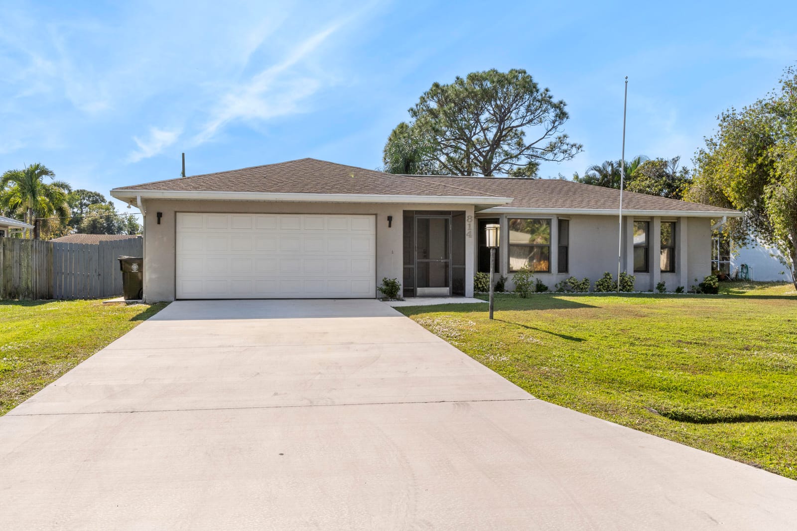 814 SE Starflower Avenue, Port St. Lucie, FL 34983