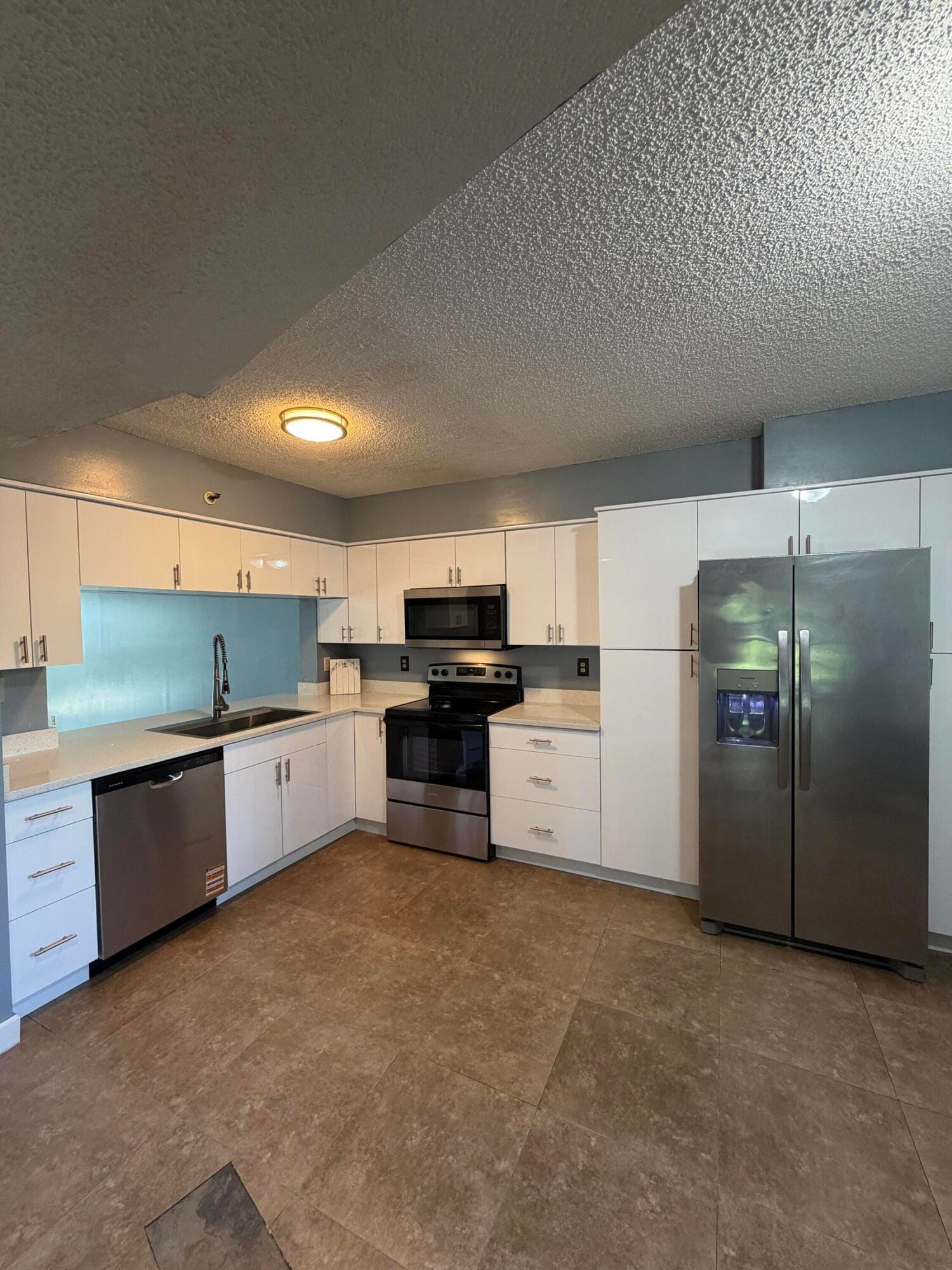 2202 S Cypress Bend Drive 101, Pompano Beach, FL 33069 photo 14