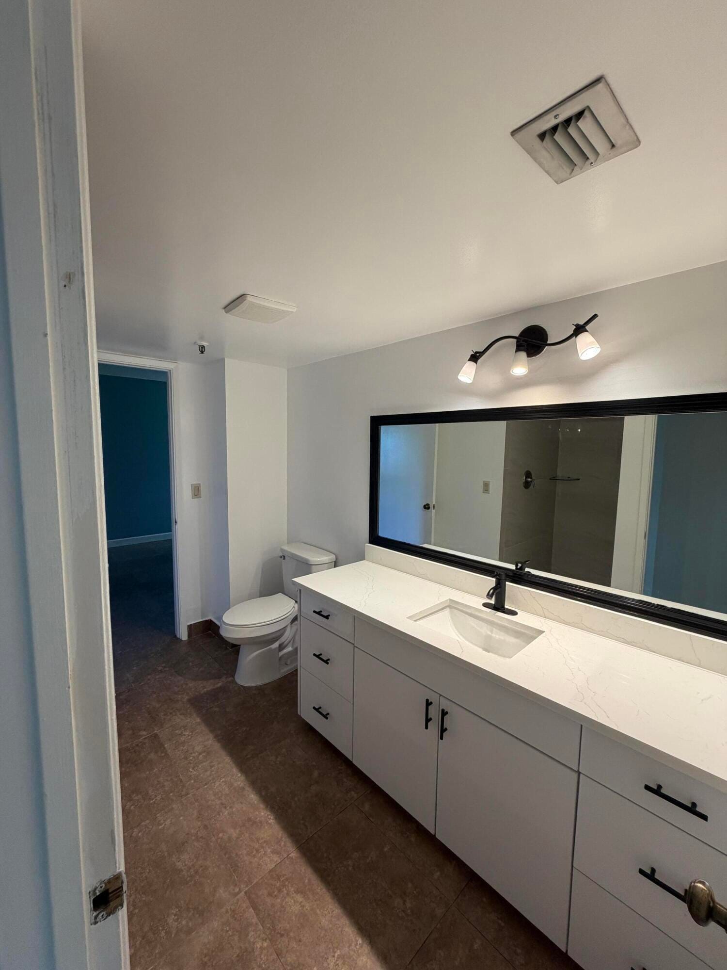 2202 S Cypress Bend Drive 101 — photo 4